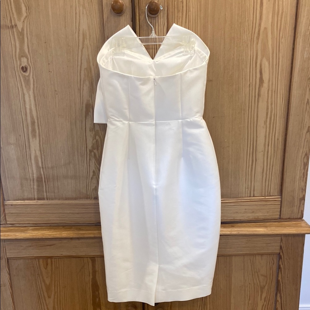 Badgley Mischka Bow-Front White Strapless Dress - Picture 5 of 8